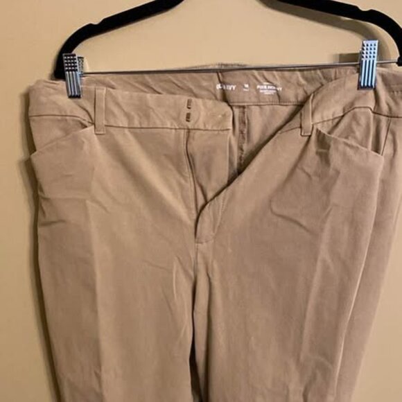 Old Navy Khaki Pixie Pants - Picture 1 of 2